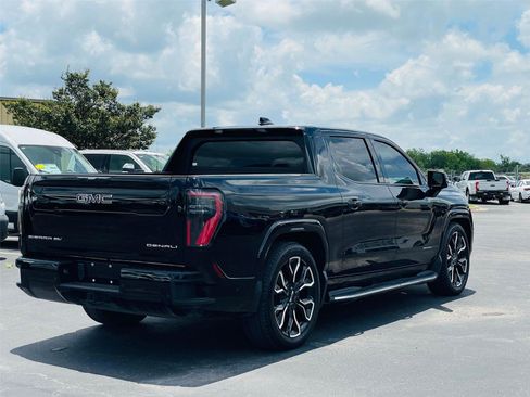 Used 2025 GMC Sierra EV Denali AWD/4WD image 4
