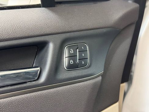 Used 2017 Lincoln MKC Reserve image 10