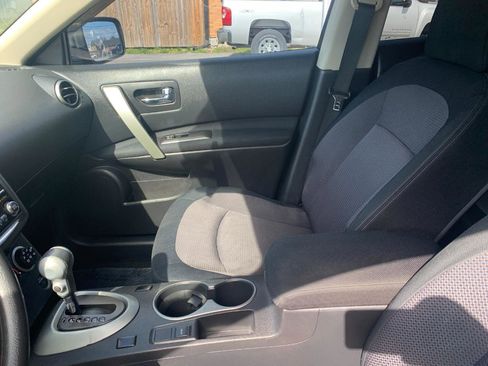 Used 2013 Nissan Rogue SV image 24