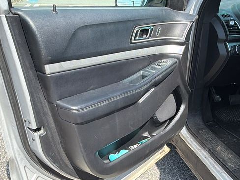 Used 2016 Ford Explorer XLT FWD image 14