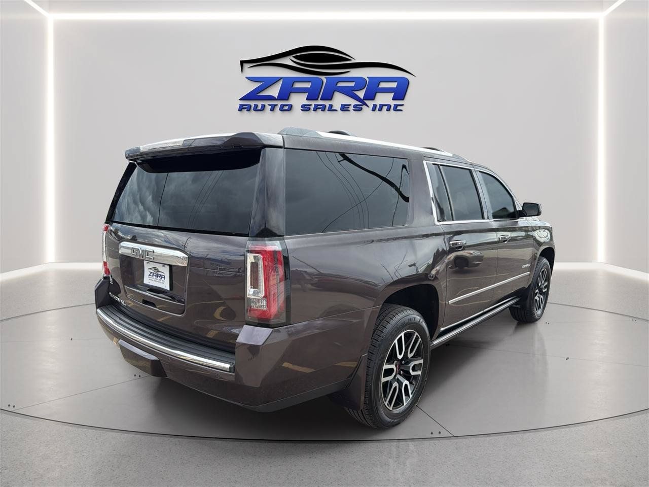 Used 2015 GMC Yukon XL Denali w/ Premium Package AWD/4WD image 7