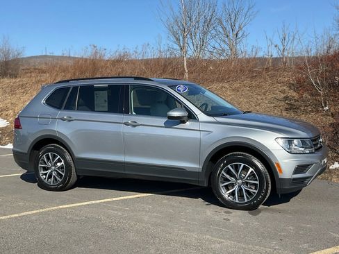 Used 2019 Volkswagen Tiguan SE w/ Panoramic Sunroof Package image 1