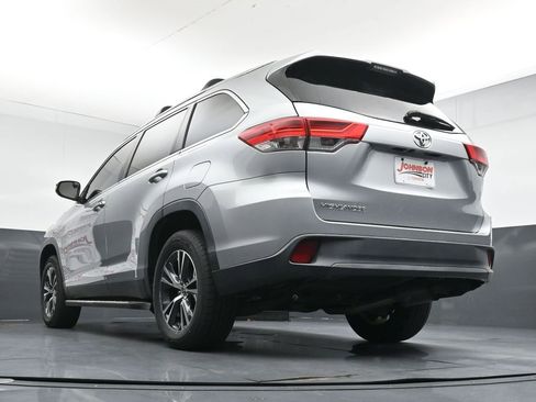 Used 2019 Toyota Highlander LE FWD image 31