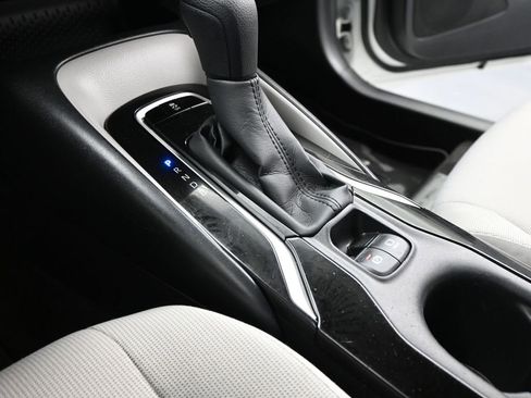 Used 2020 Toyota Corolla LE image 13