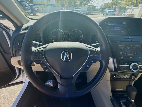 Used 2017 Acura ILX w/ Premium Package image 10