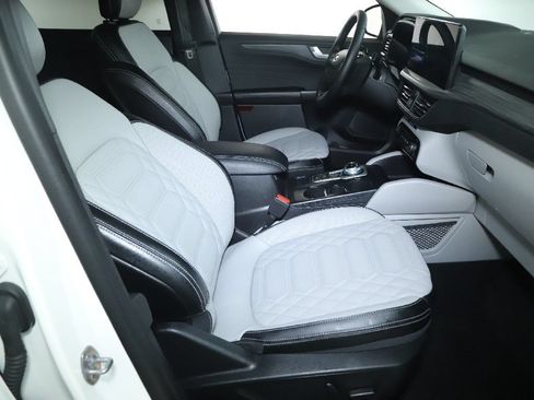 Used 2023 Ford Escape Platinum w/ Premium Technology Package AWD/4WD image 35