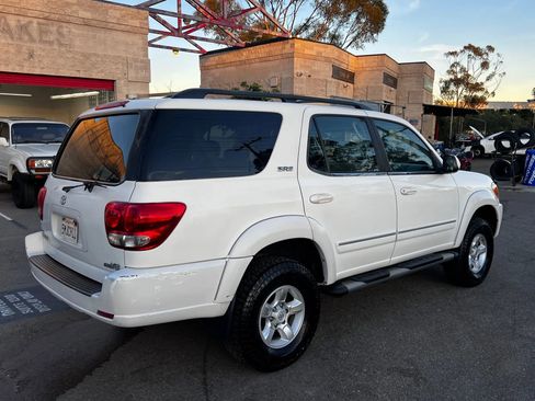 Used 2005 Toyota Sequoia SR5 image 9