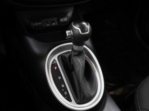 Used 2014 Kia Soul FWD image 21