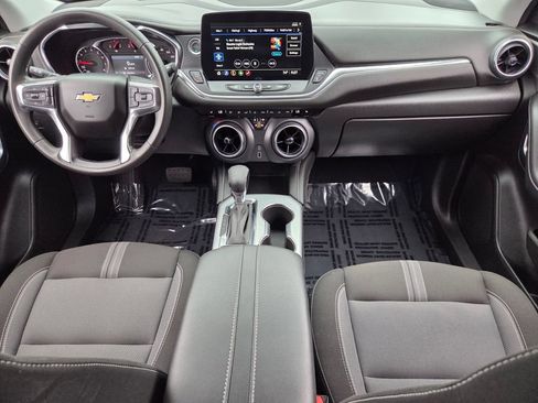 Used 2025 Chevrolet Blazer LT FWD image 11