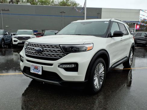 Certified 2023 Ford Explorer Limited w/ Limited Technology Package AWD/4WD image 4