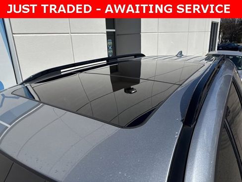 Used 2023 Honda Pilot Touring image 4