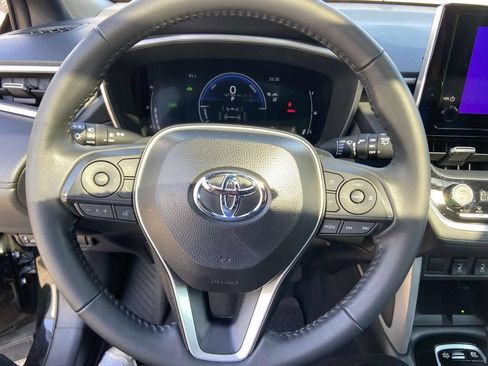 Used 2025 Toyota Corolla Cross AWD Hybrid w/ Convenience Package image 35