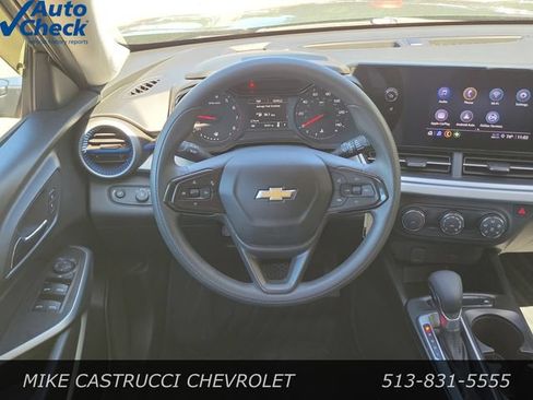 Used 2025 Chevrolet Trax LS w/ Driver Confidence Package FWD image 11
