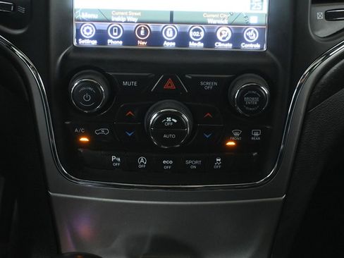Used 2018 Jeep Grand Cherokee Altitude image 21