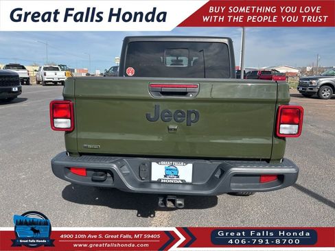 Used 2022 Jeep Gladiator Sport AWD/4WD image 6