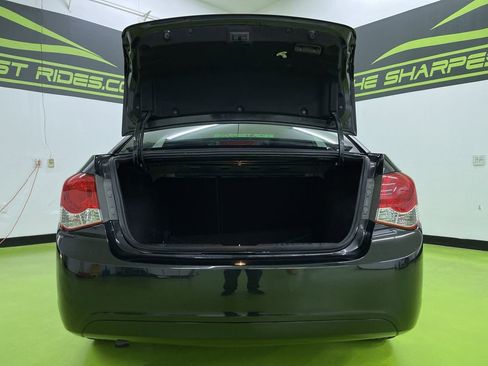 Used 2013 Chevrolet Cruze LS image 9