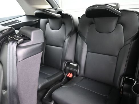 Used 2018 Volvo XC90 T5 Momentum w/ Convenience Package AWD/4WD image 14