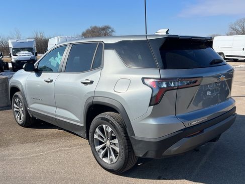 Used 2025 Chevrolet Equinox LT image 3