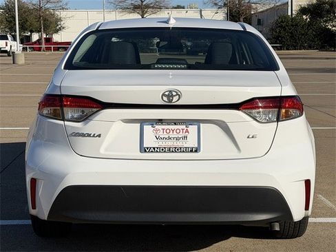 Used 2023 Toyota Corolla LE image 5