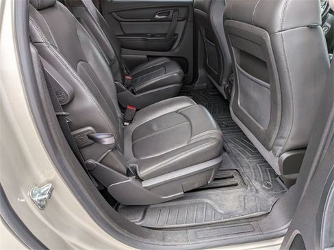 Used 2017 Chevrolet Traverse LT image 28
