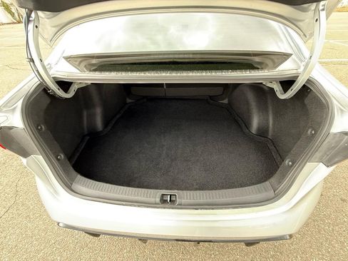 Used 2024 Toyota Corolla SE FWD image 9