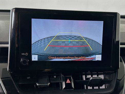 Certified 2025 Toyota Corolla Cross XLE FWD image 15