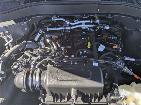 Used 2021 Ford Explorer XLT image 22