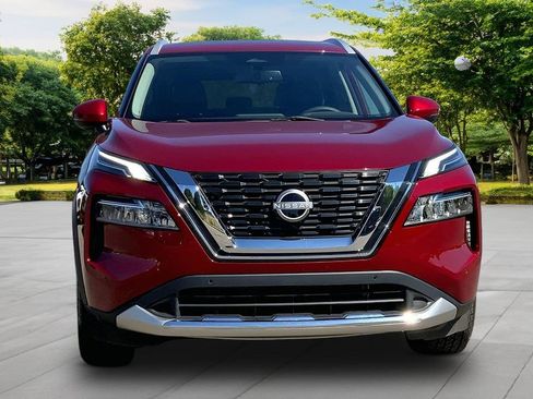 Used 2023 Nissan Rogue Platinum FWD image 2