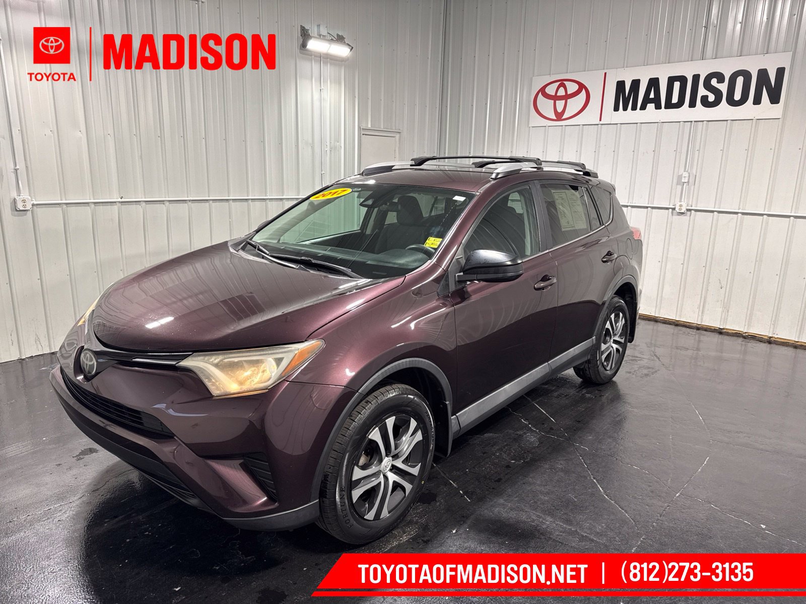 Used 2017 Toyota RAV4 LE AWD/4WD image 1
