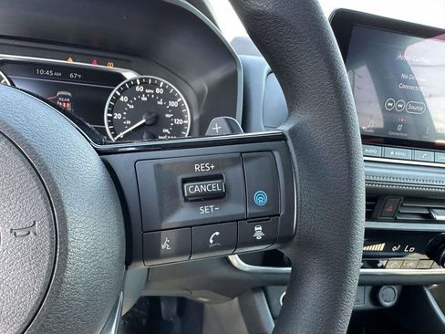 Used 2023 Nissan Rogue SV AWD/4WD image 30