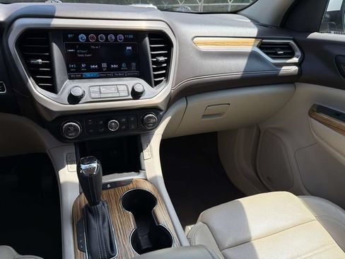 Used 2017 GMC Acadia Denali w/ Technology Package FWD image 13