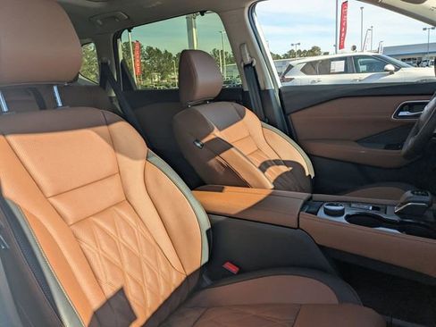 New 2026 Nissan Rogue Platinum w/ Tech Package AWD/4WD image 36