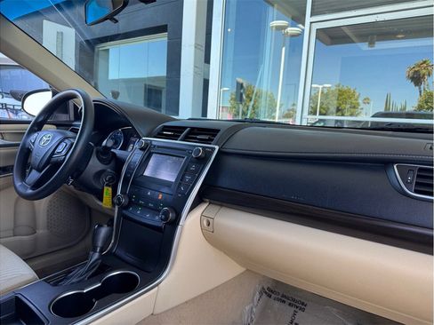 Used 2016 Toyota Camry LE FWD image 18