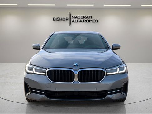 Used 2023 BMW 530i w/ Executive Package image 2
