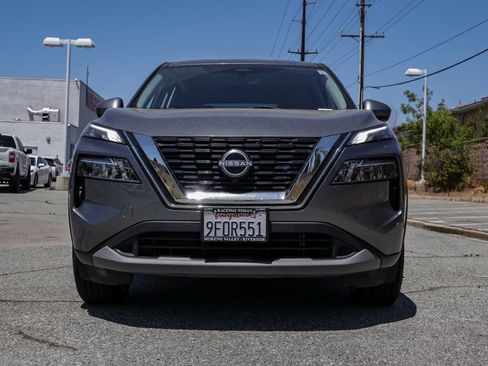 Used 2023 Nissan Rogue SV FWD image 9