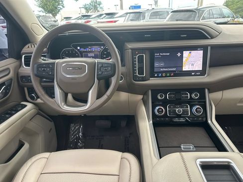 Used 2021 GMC Yukon Denali w/ Denali Ultimate Package AWD/4WD image 15