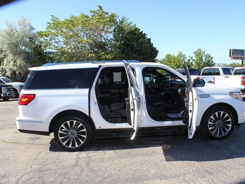 Used 2019 Lincoln Navigator L Select AWD/4WD image 20