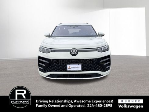 New 2026 Volkswagen Tiguan SEL R-Line image 3