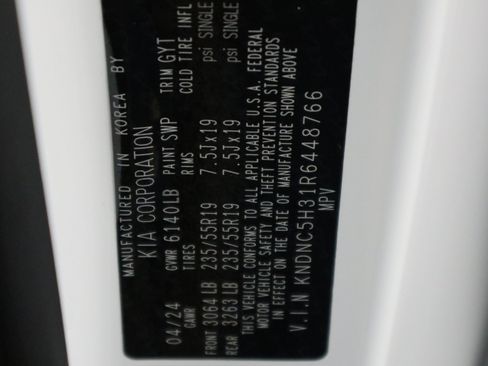 Used 2024 Kia Carnival EX FWD image 37