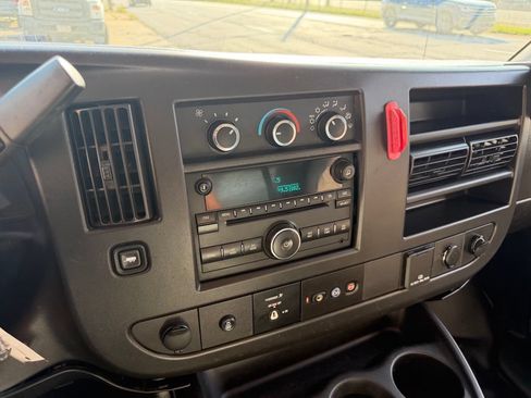 Used 2020 Chevrolet Express 3500 w/ Power Convenience Package RWD image 28