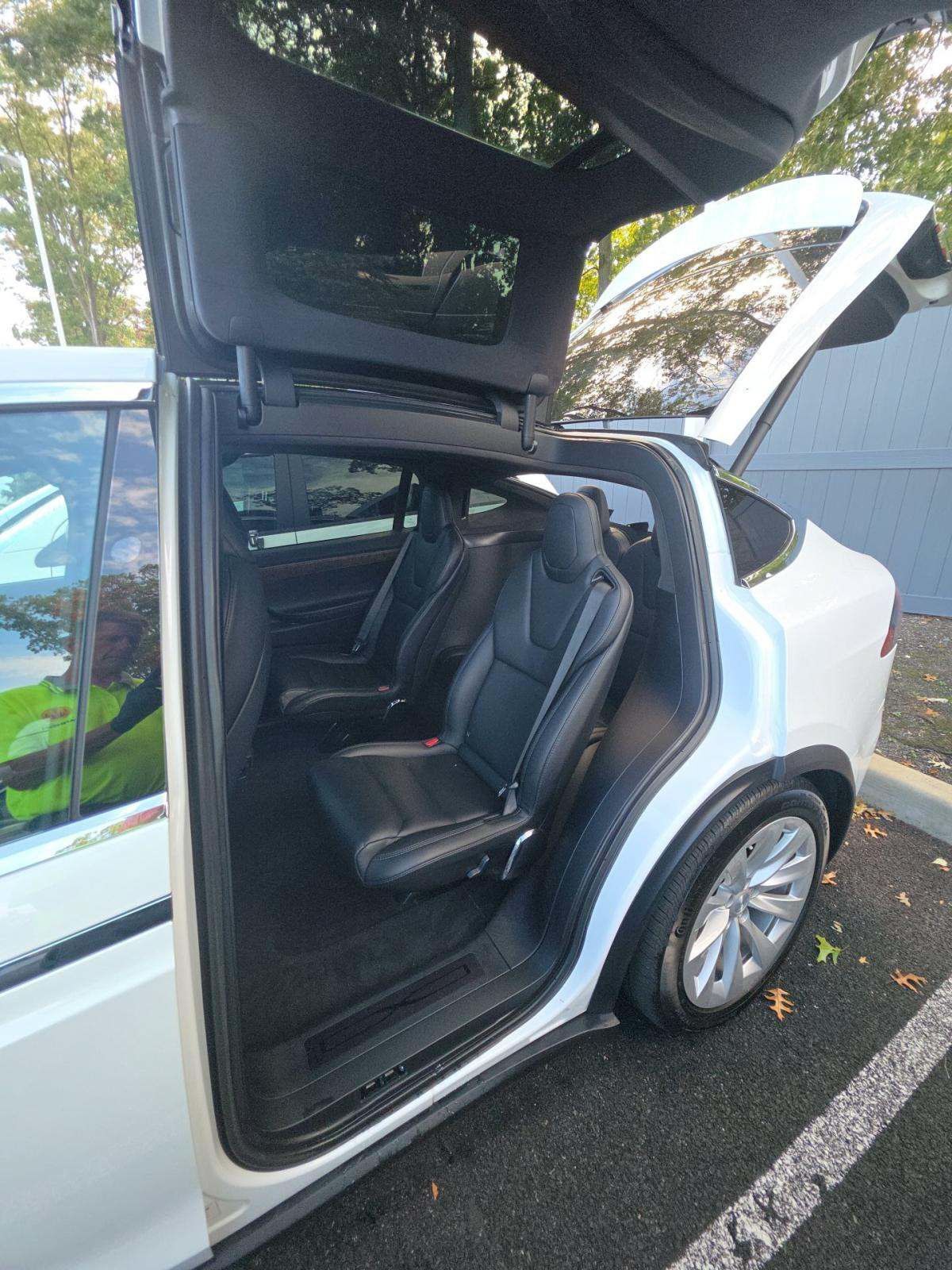 Used 2020 Tesla Model X Long Range AWD/4WD image 5