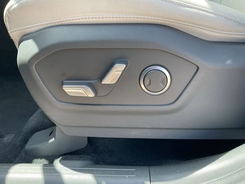 Used 2025 Hyundai Santa Fe SEL AWD/4WD image 8