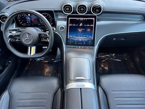 Used 2024 Mercedes-Benz GLC 300 4MATIC image 3