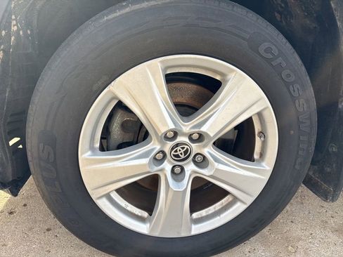 Used 2023 Toyota Highlander L image 11