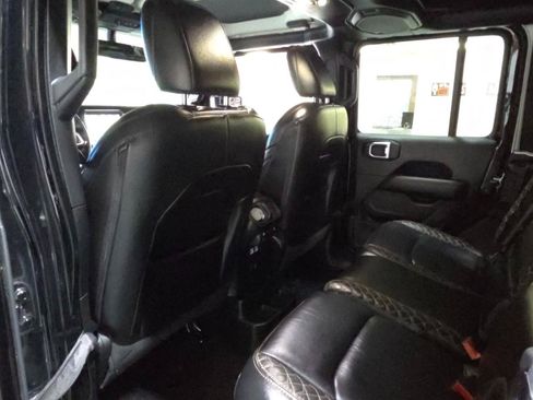 Used 2021 Jeep Wrangler Unlimited Sahara AWD/4WD image 15
