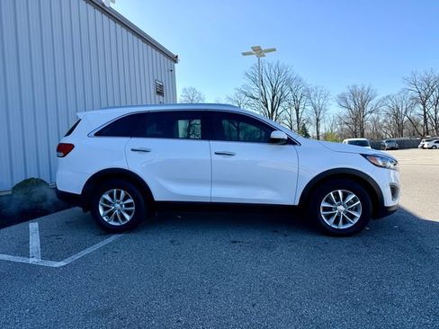 Used 2018 Kia Sorento LX image 7
