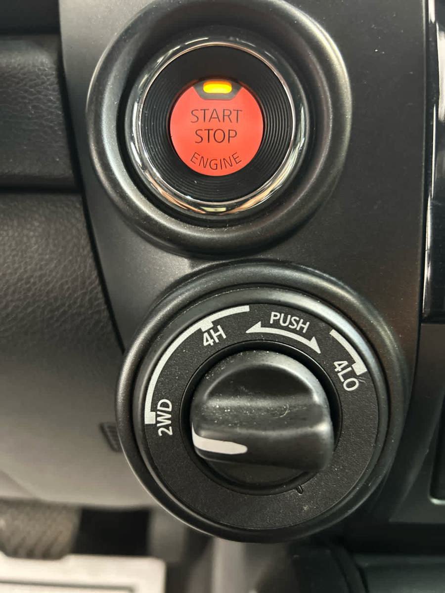 Used 2024 Nissan Titan PRO-4X w/ Pro-4x Convenience Package AWD/4WD image 7
