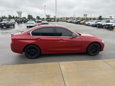 Used 2017 BMW 330i xDrive Sedan AWD/4WD image 5