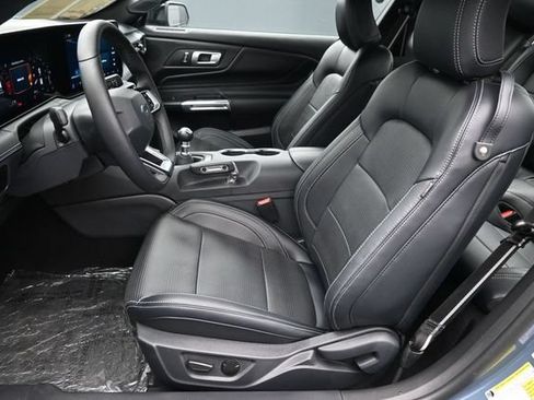 Used 2025 Ford Mustang GT Premium w/ GT Performance Package RWD image 18