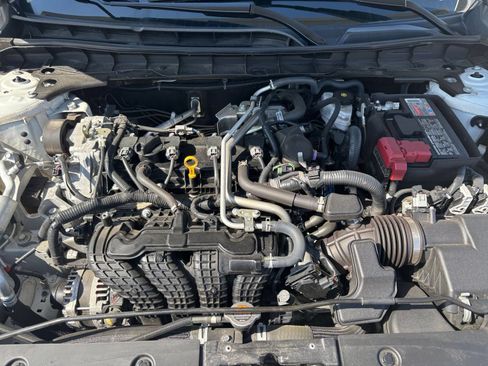 Used 2025 Nissan Altima 2.5 SV FWD image 32